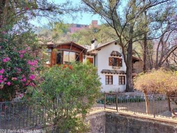 Exhacienda Durán casa de tres niveles y 265 m2 en VENTA RAH2724
