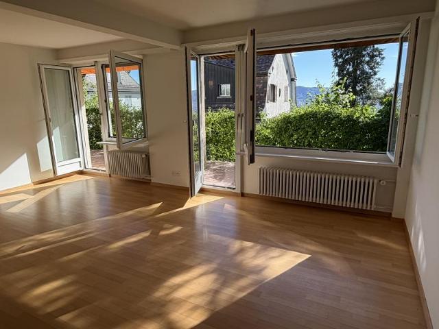 EXKLUSIV AM ZÜRICHBERG MIT SONNENTERRASSE