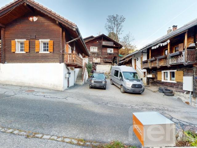 Exklusiv: Chalet auf drei Ebenen mit Garten