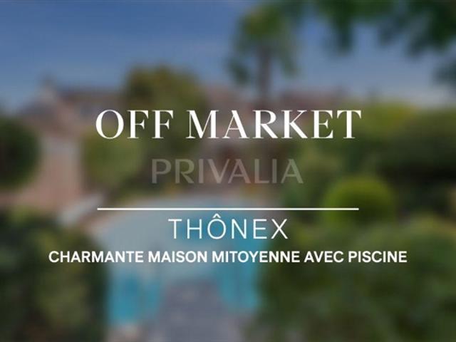 Exklusiv Charmante Doppelhaushälfte mit Pool