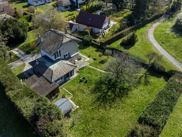 Exklusiv – Charmante Familienresidenz mit Anbau, eingebettet in eine üppige und friedliche Umgebung in Mies
