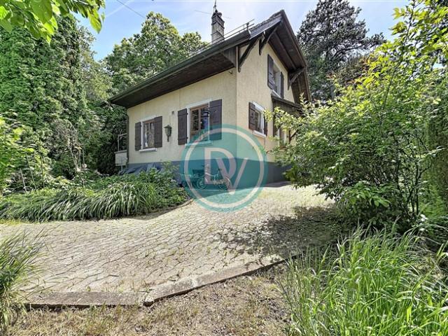 EXKLUSIV Einstehendes Haus im Zentrum von Versoix