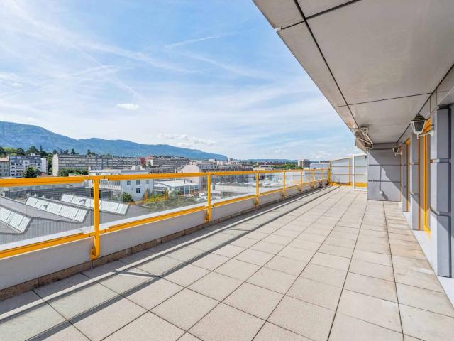 EXKLUSIV: Großartiges Loft mit vier Zimmern und einer Terrasse von mehr als 80 m²
