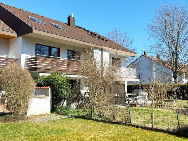 Exklusiv großzügiges EFH Sindelfingen in schönster Lage, sonnig u. ruhig, großer Hausgarten, Grundstücksflächen 286,25qm, Wohnen 166,75qm