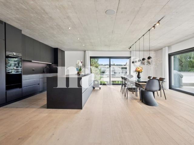 EXKLUSIV: Prächtige 4,5 Zimmer Wohnung von 182 m² mit großer Terrasse zum Verkauf in Fribourg