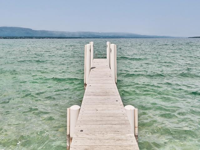 Exklusiv Prächtige Villa am Wasser
