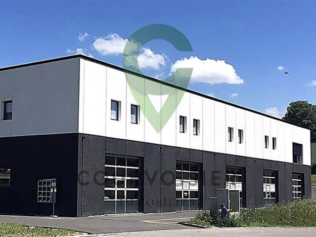 EXKLUSIV – Premium Industriehalle von ca. 880 m² mit Büros und Parkplätzen zu vermieten