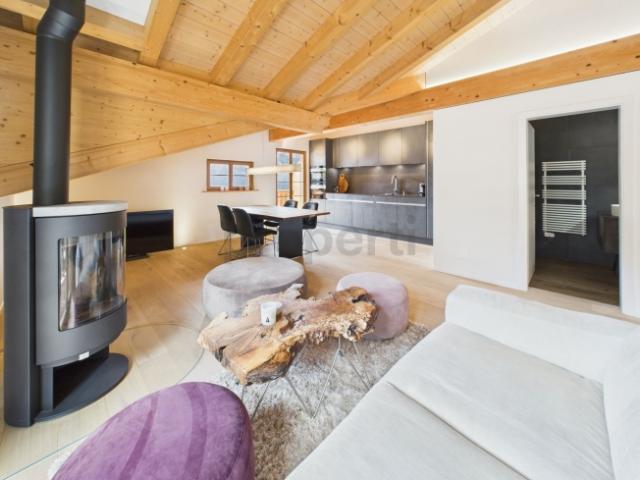 Exklusive 3.5 Wohnung mit traumhafter Panoramasicht auf die Jungfrau und das Silberhorn