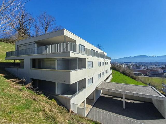 Exklusive 3.5 Zimmer Eigentumswohnung zu vermieten