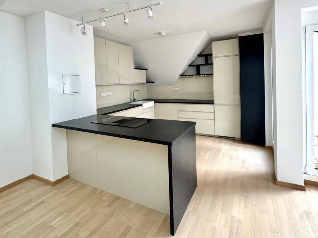 Exklusive 3 Zimmer Maisonette – unbefristeter Wohntraum mit großzügiger Dachterrasse im Biedermeier Schlössl!