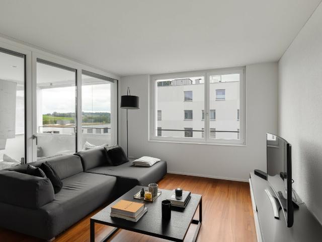 Exklusive 2.5 Zimmerwohnung im Eigentumsstandard