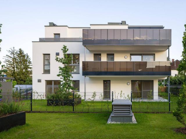 Exklusive 2 Zimmer Wohnung mit großer Terrasse!