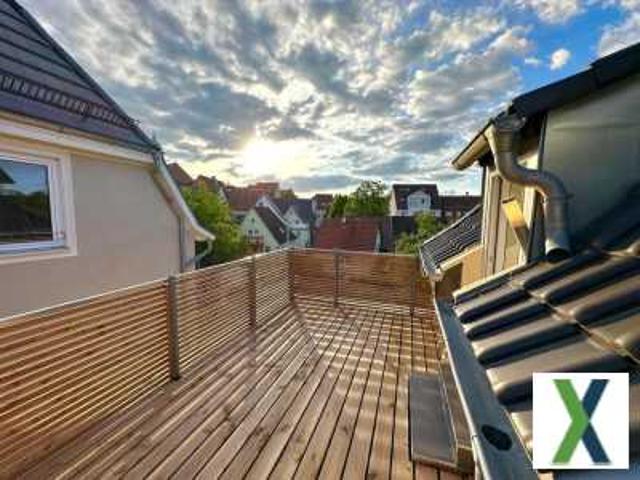 Exklusive 2 Zimmer Wohnung mit Dachterrasse, Küche und Außenstellplatz