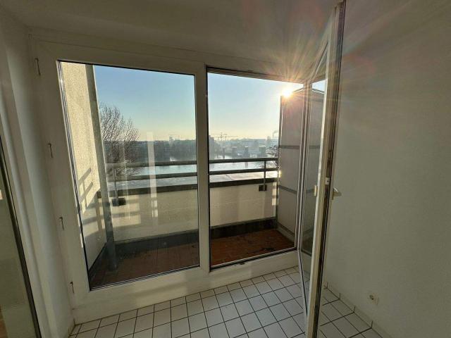 Bezugsfreie 2 Zimmer Wohnung mit direktem Havelblick vom Balkon inkl. Tiefgaragenstellplatz