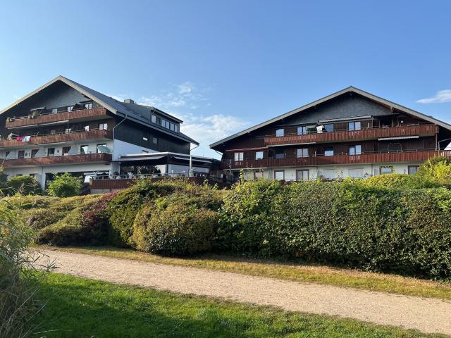 Exklusive 2 Zimmer Wohnung, möbliert, moderner Grundriss, in Pönitz am See. Hauseigenes Schwimmbad, Sauna und Badesteg. Ostseestrand in nur 3,9 km