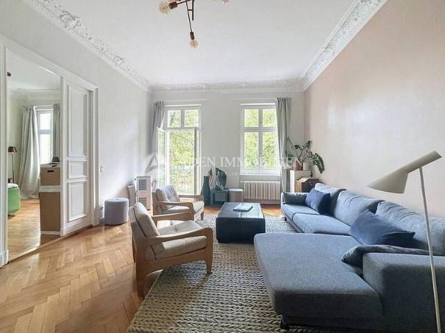 Exklusive 5 Zimmer Altbauwohnung mit 3 Balkonen und hochwertiger Designmöblierung in Charlottenburg