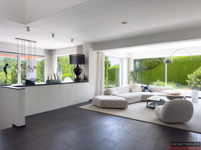 Exklusive Architektenvilla in Ruhelage mit Fernblick
