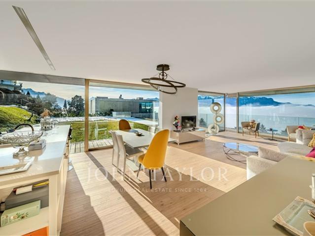 EXKLUSIVE! Aussergewöhnliche 4.5 Zimmerwohnung mit Panoramablick auf den See