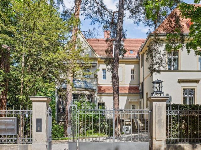 Exklusive Grunewald Residenz mit Seeblick: Historischer Charme trifft modernen Luxus!