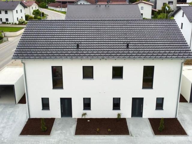 Nur noch eine verfügbar! Bezugsfertige Doppelhaushälfte in Deggendorf provisionsfrei