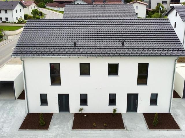 Nur noch eine verfügbar! Bezugsfertige Doppelhaushälfte in Deggendorf provisionsfrei