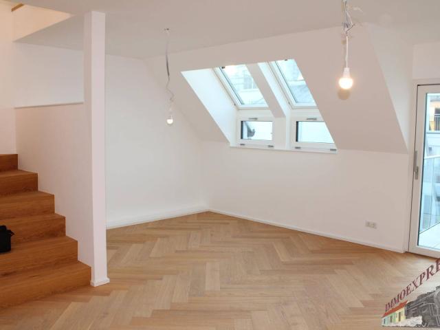 Exklusive Dachgeschosswohnung im 9. Bezirk mit Balkon und Terrasse