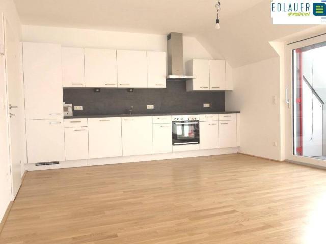 Exklusive Dachgeschosswohnung mit großzügiger Dachterrasse!