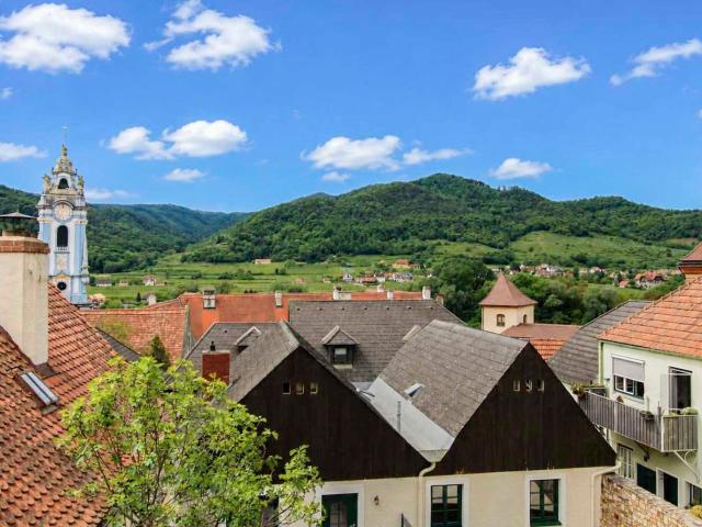 Exklusive Dachgeschosswohnung mit Eigengarten im Herzen von Dürnstein