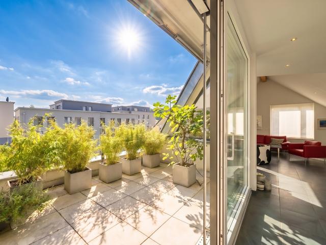 EXKLUSIVE DACHWOHNUNG AN BEVORZUGTER LAGE