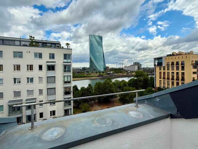 Exklusive Dachwohnung mit Skyline und Mainblick im Deutschherrnviertel von Sachsenhausen