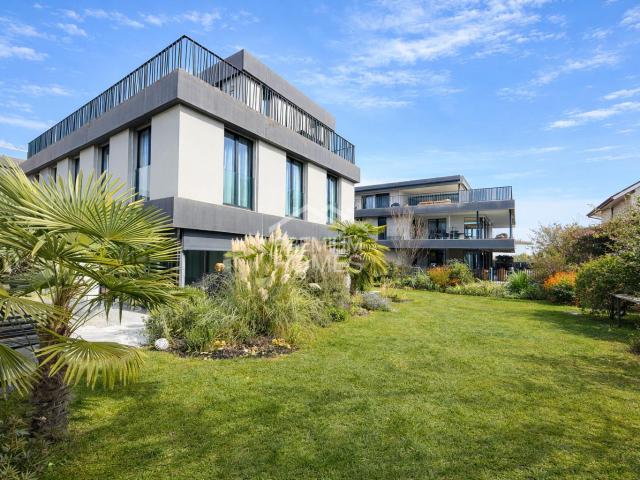 Exklusive Designvilla mit Garten und Weitsicht