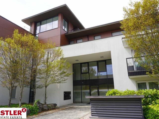 Exklusive Eigentumswohnung am See mit Privatstrand