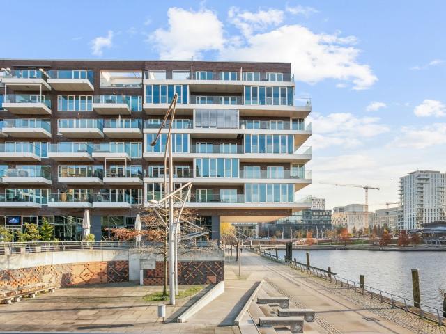 Exklusive Eigentumswohnung mit Wasser und Weitblicken zur Strandkaispitze und zur Elbe