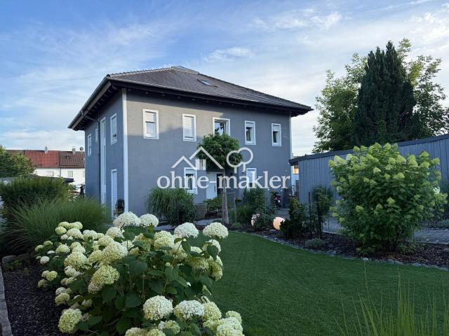 Exklusive Familienvilla mit Pool & und großem Garten in Landau an der Isar