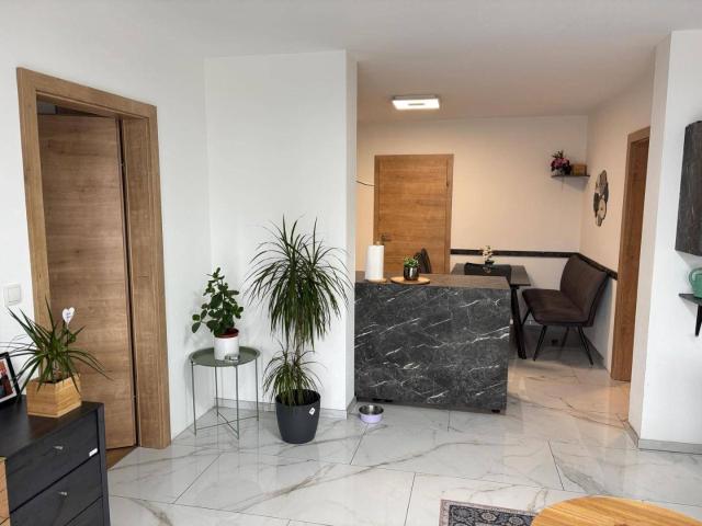 Exklusive lichtdurchflutete 3 Zimmer Wohnung