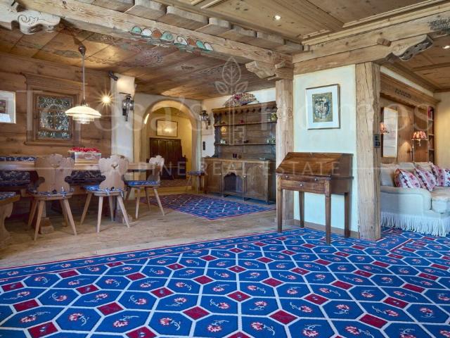 Exklusive Luxuswohnung mit Chalet Charakter im Zentrum von Klosters