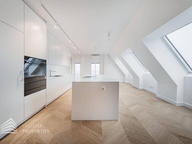 Exklusive Maisonette Dachgeschosswohnung in prachtvoller Jahrhundertwendevilla