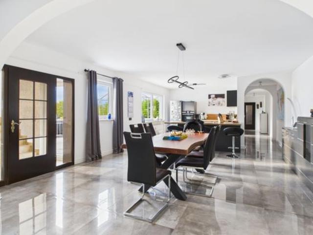 Exklusive Maisonette Eigentumswohnung, ca. 200m², große Terrasse, Garage und hochwertige Einbauküche