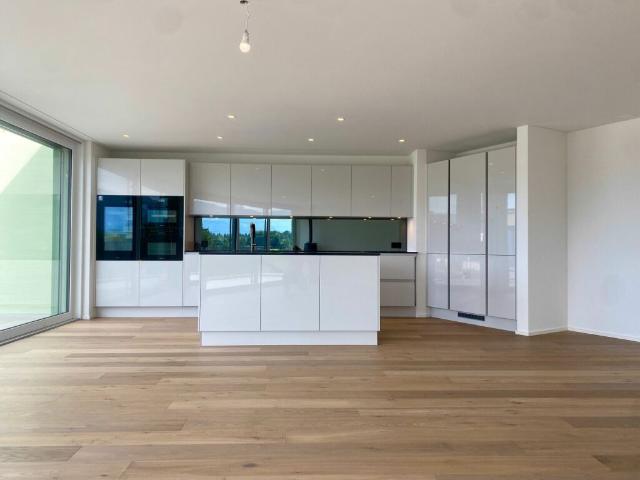 Exklusive Neubau Attikawohnung mit 2 Terrassen