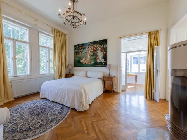 Exklusive Stadtvilla mit 3 Wohneinheiten am Fuße des Mitterbergs zu kaufen in 2500 Baden