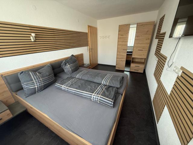 Exklusive Wohlfühlwohnung – Ski in, Platz für bis zu 10 Personen und 140 m² pure Renditechance in Fiss
