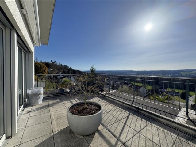 Exklusive Terrassenwohnung mit beeindruckender Panoramasicht