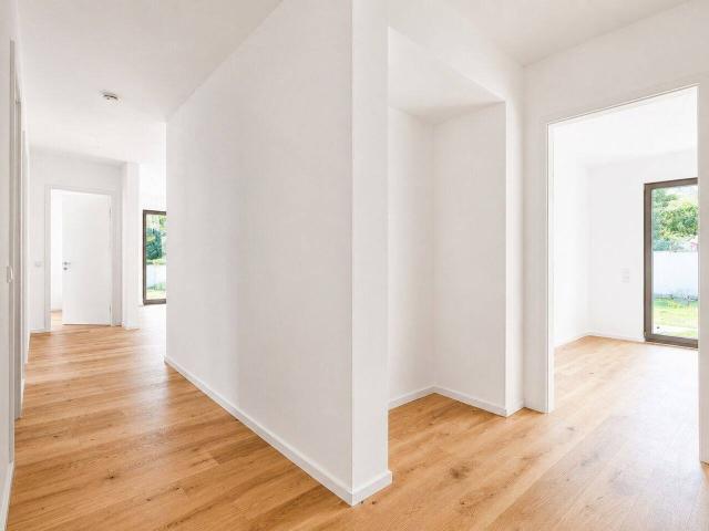 Exklusive Vier Zimmer Gartenwohnung mit großzügigen Terrassen im Erstbezug