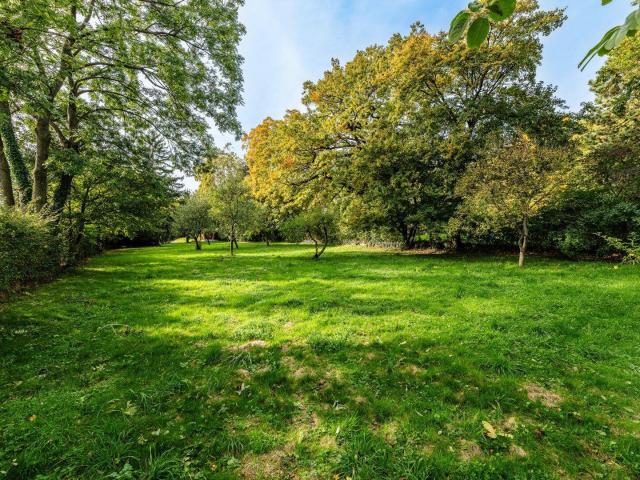 Exklusive Villa in begehrter Lage | Grundstücksfläche ca. 3.718m2