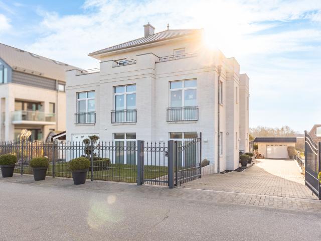 Exklusive Villa in erster Reihe zur Ostsee