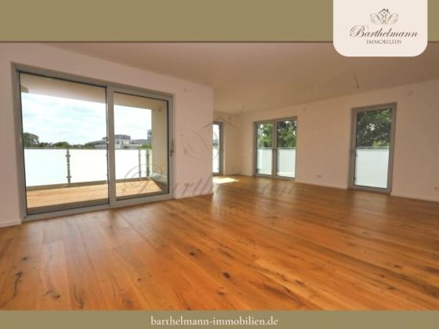 Exklusiver Neubau: 4 Zimmer, 2 Balkone, 2 Bäder, Fahrstuhl & Tiefgarage Provisionsfrei für Käufer !
