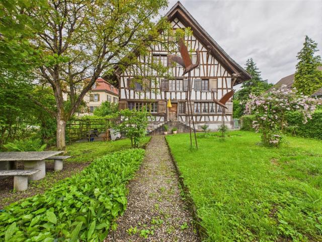 Exklusives Mehrfamilienhaus in Maschwanden