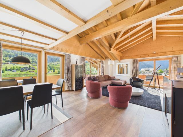 Exklusives Chalet Penthouse mit Bergpanorama