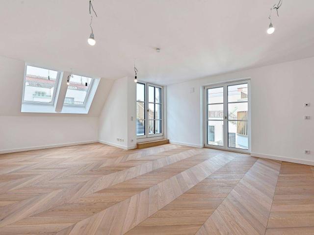 EXKLUSIVES DACHGESCHOSS! Klimatisierter Erstbezug mit herrlicher Dachterrasse