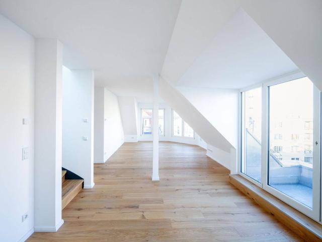 Exklusives Dachgeschoss mit Panorama Erker und Aufdachterrasse im schönen Friedenau!